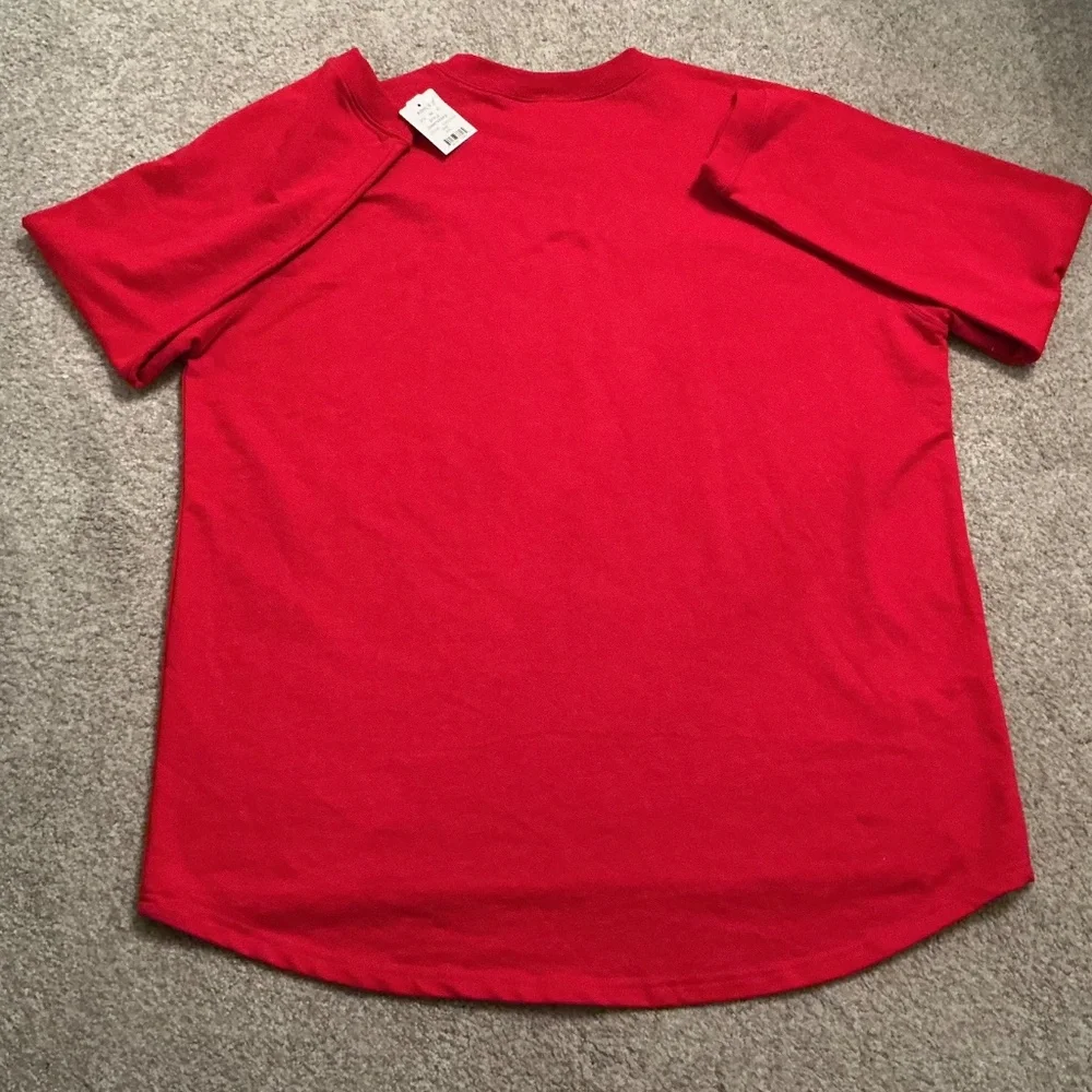 M&C Sportswear Women 2X Red Santa Graphic Cozy‎ Tee Shirt Holidays NWT Gift